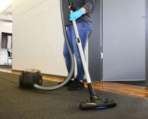 6 Tips to Vacuuming Offices Effectively and Efficiently